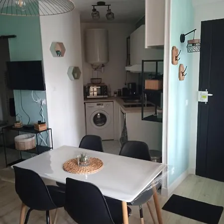 Plein Centre Face Au Lac, Cave Velo