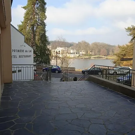 Apartment Plein Centre Face Au Lac, Cave Velo