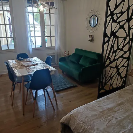 Plein Centre Face Au Lac, Cave Velo Bagnoles de l'Orne Normandie