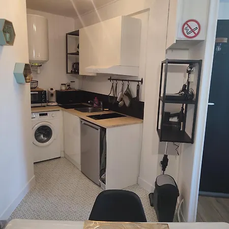 Plein Centre Face Au Lac, Cave Velo Apartment *